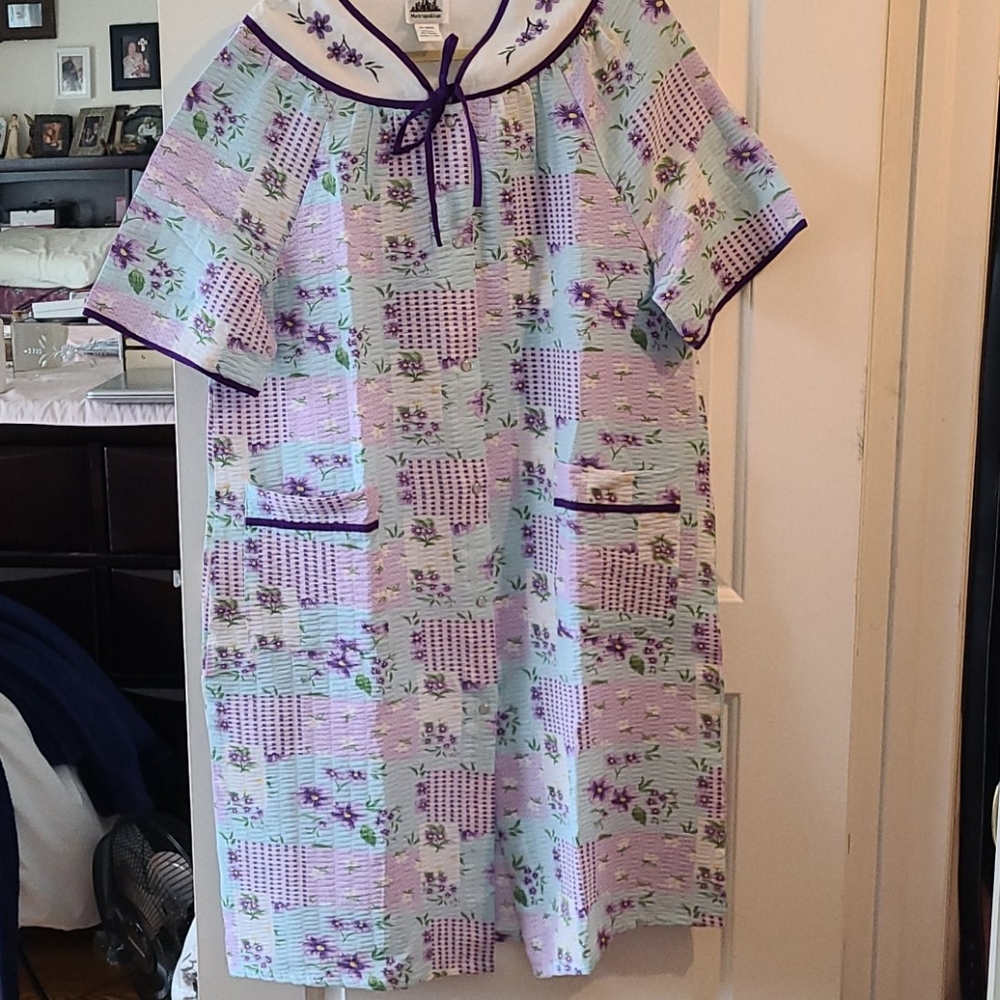 Metropolitan housedress